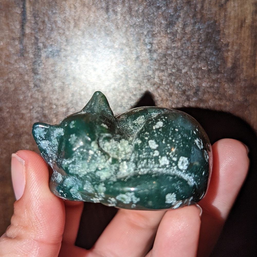 Moss agate Sleeping cat
